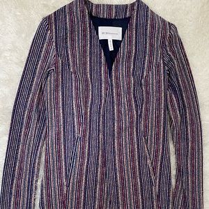 Coat with stripes with long sleeves